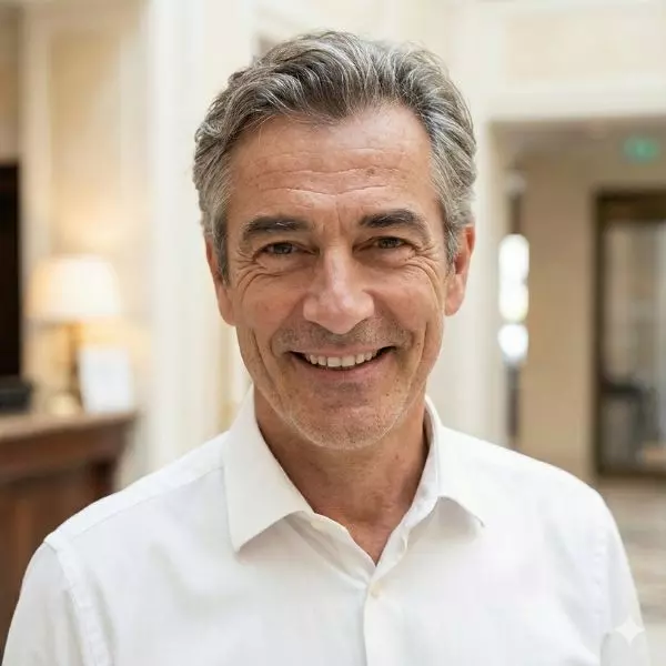 Der "Hotelier Gronewald" ist ein digitaler Klon-ChatBot von GROENIE by Arwed Grön Der "Hotelier Gronewald" ist ein digitaler Klon-ChatBot von GROENIE by Arwed Grön
