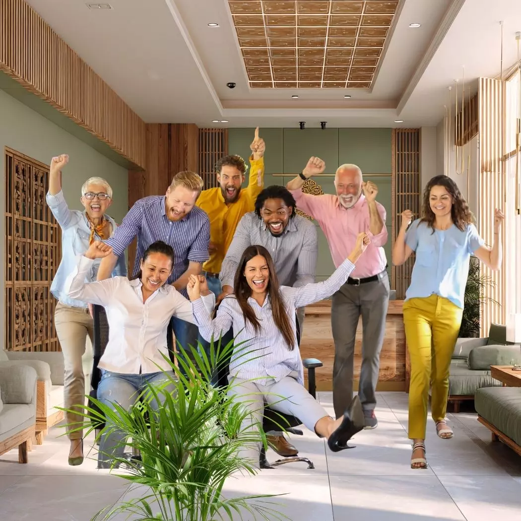 GROENIE Digital Solutions | Das Team jubelt vor Freude über die Vorteile, die sie nun durch den Chatbot haben